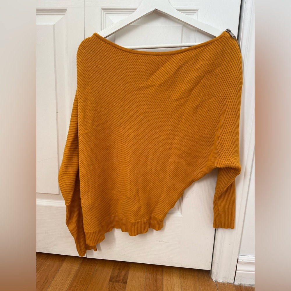 Guess -Asymmetrical Long Sleeve Sweater with Shoulder Zip - Size S